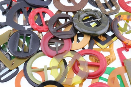 Grouping of Vintage Bakelite/Catalin & Other Plastic Belt Buckles