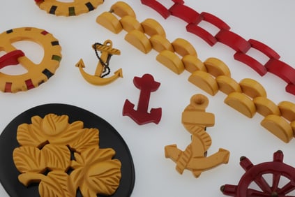 Group Lot of Vintage Bakelite/Catalin Bracelets, Buckles, Clips & Pins