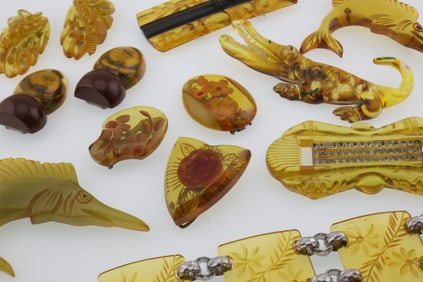 Group Lot of Vintage Bakelite/Catalin Sweater Clips, Pins, Belt Buckles & Bracelet