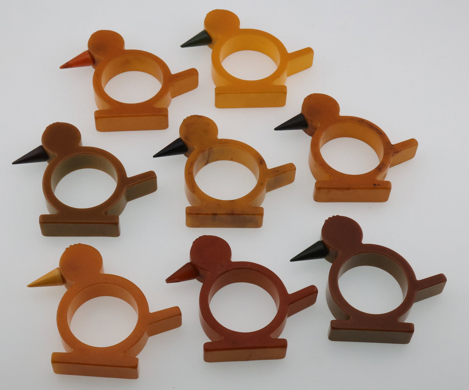 (8) Vintage Bakelite/Catalin Bird Napkin Rings (1 of 3)