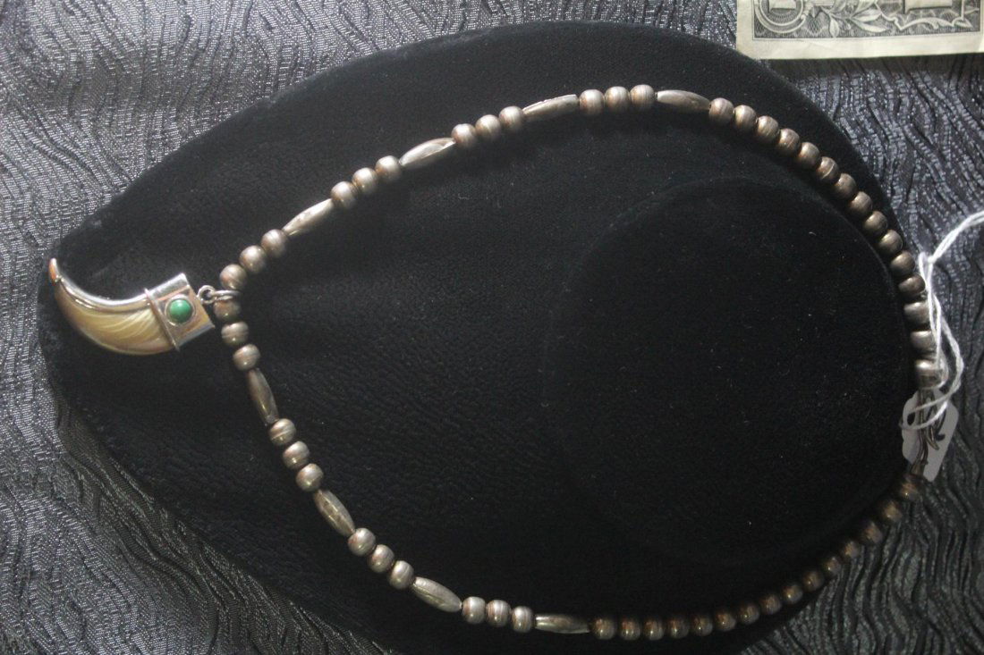 Native American Silver Bear Claw Necklace (1 of 2)