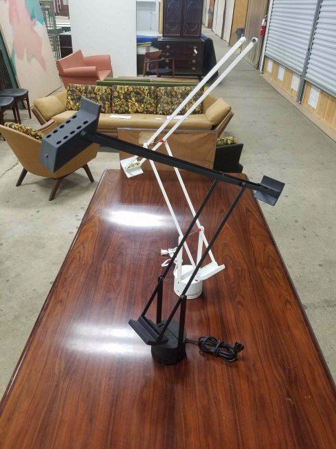 Pair Artemide Lighting Tizio Table Lamp: Pair Artemide Lighting Tizio Table Lamp