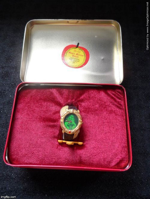 Disney Evil Queen Hologram Snow White Watch (1 of 3)