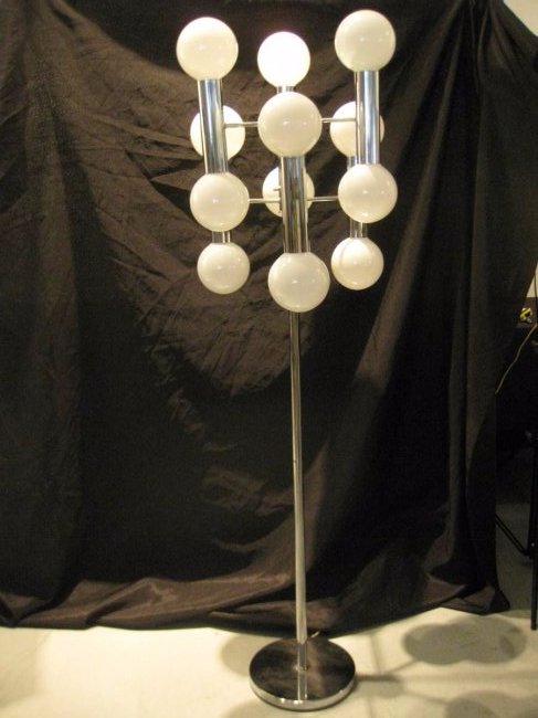 Robert Sonneman for Guy Kovacs Molecule Lamp: An Excellent Mid Century Modern Chrome Molecule Light by Robert Sonneman for Guy Kovacs. The lamp measures 63" tall x 20" across.
