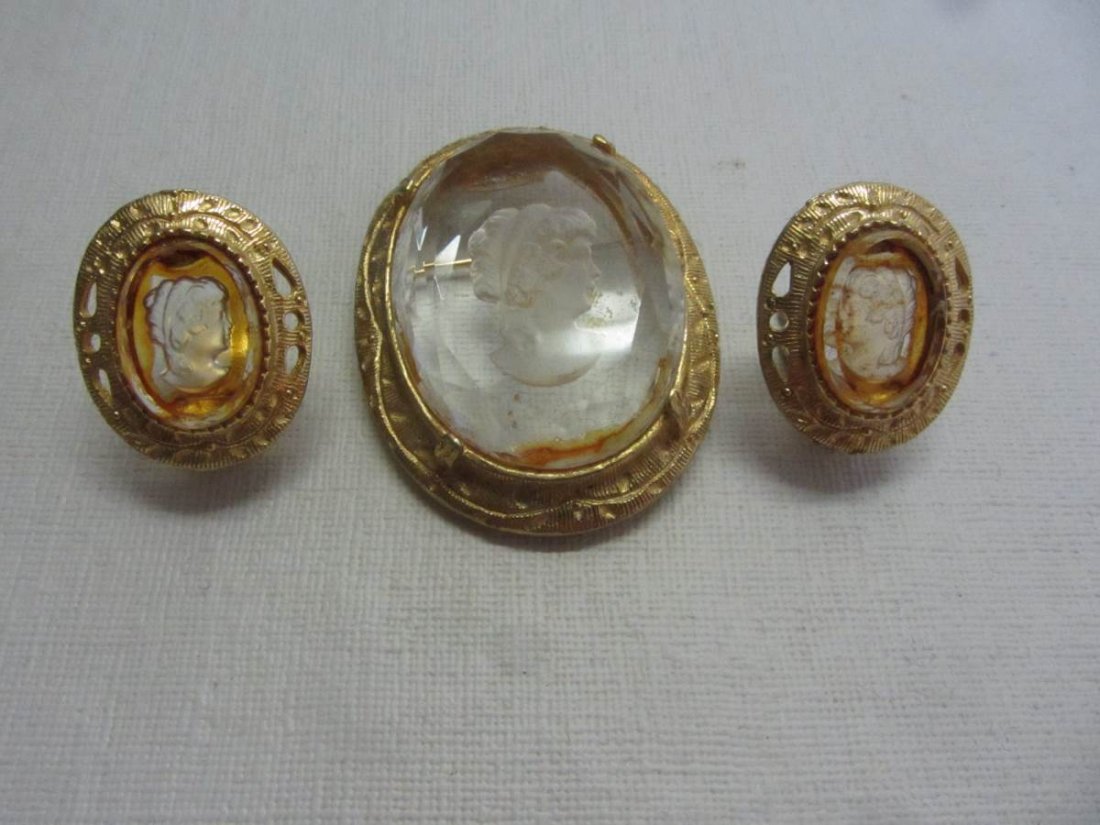 Intaglio Cameo Set Brooch and Earrings: Intaglio Cameo Set Brooch and Earrings