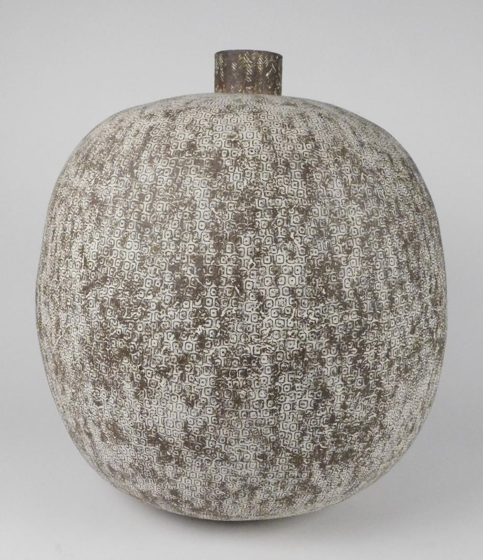 Claude Conover ceramic vessel (1 of 7)