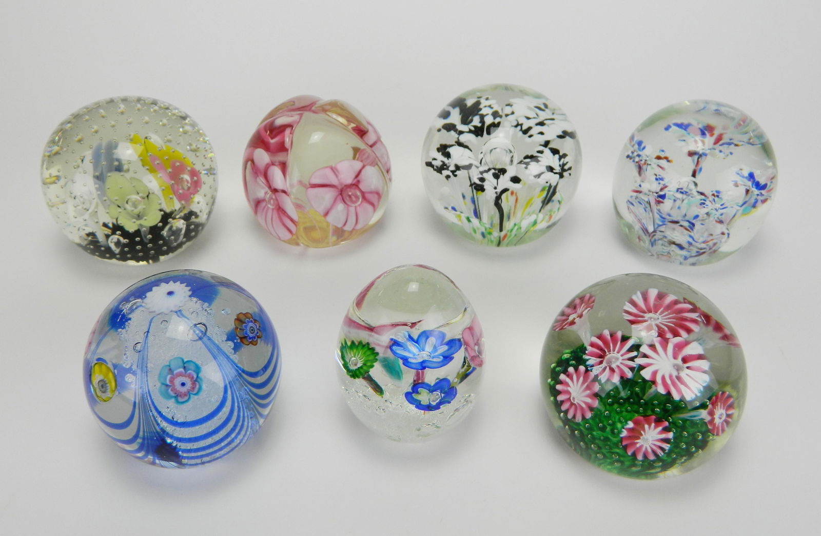 7 Art Glass paperweights (1 of 6)