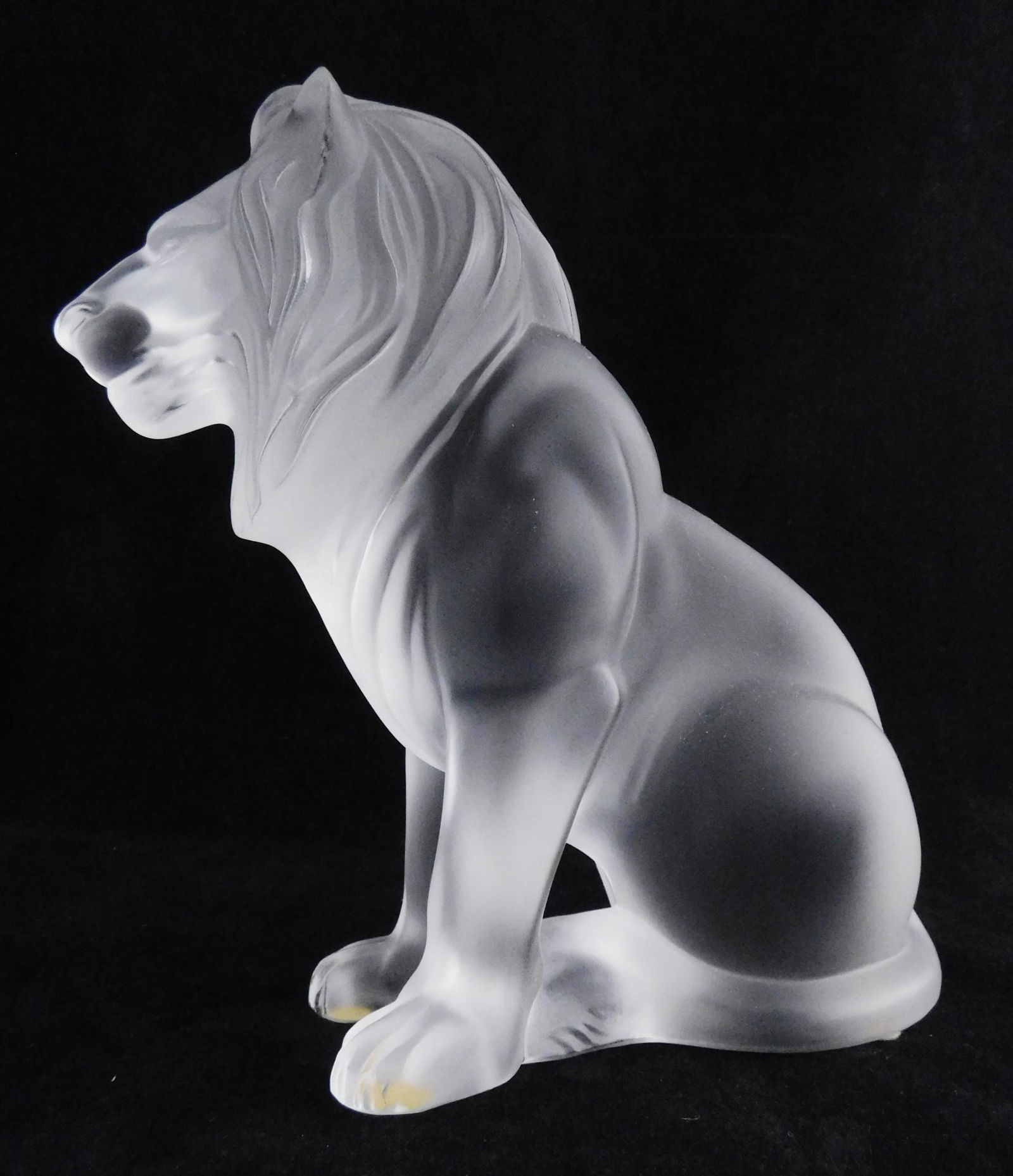 Lalique Crystal figurine (1 of 3)