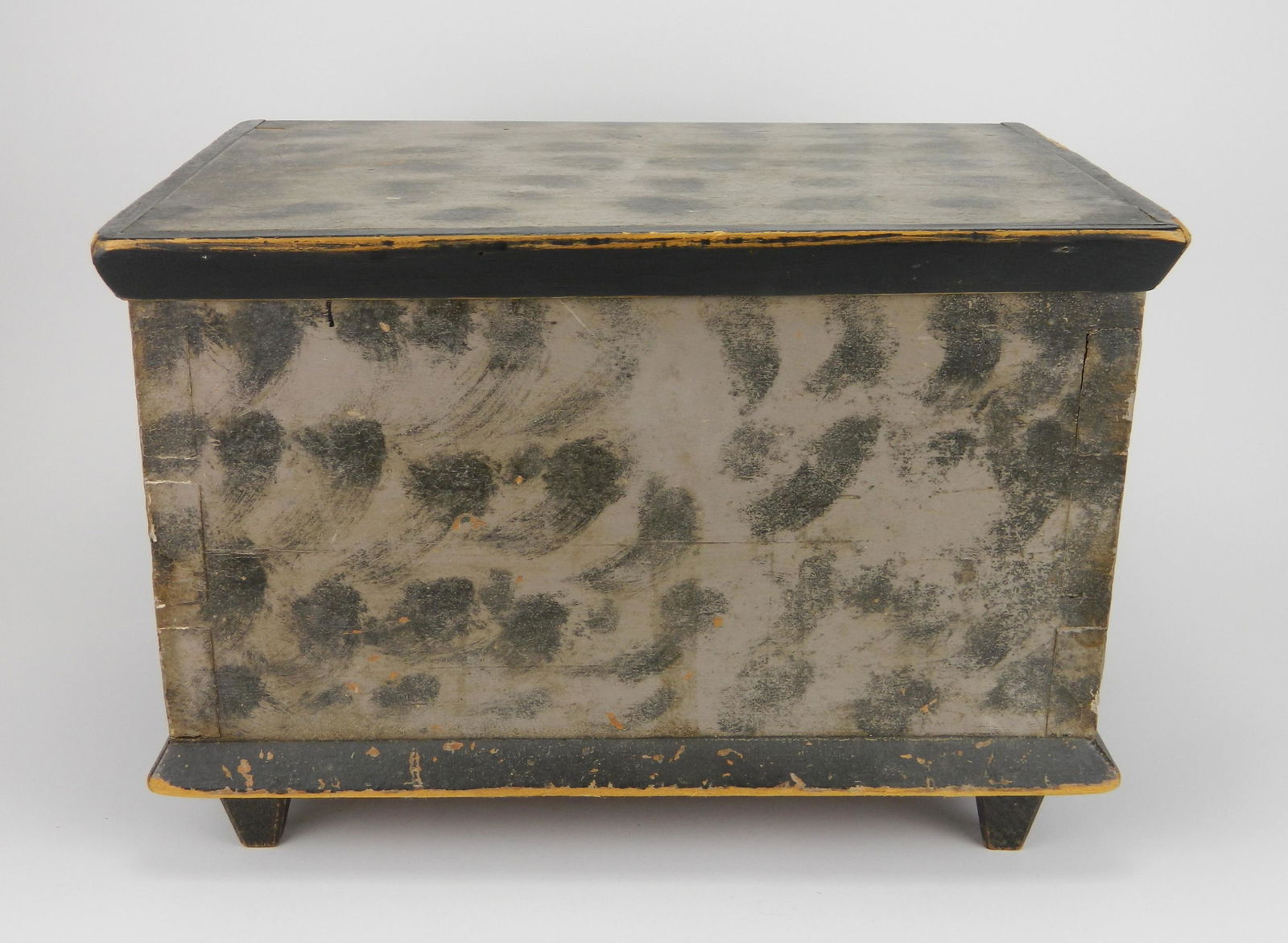 19th c. American folk art storage chest (1 of 4)