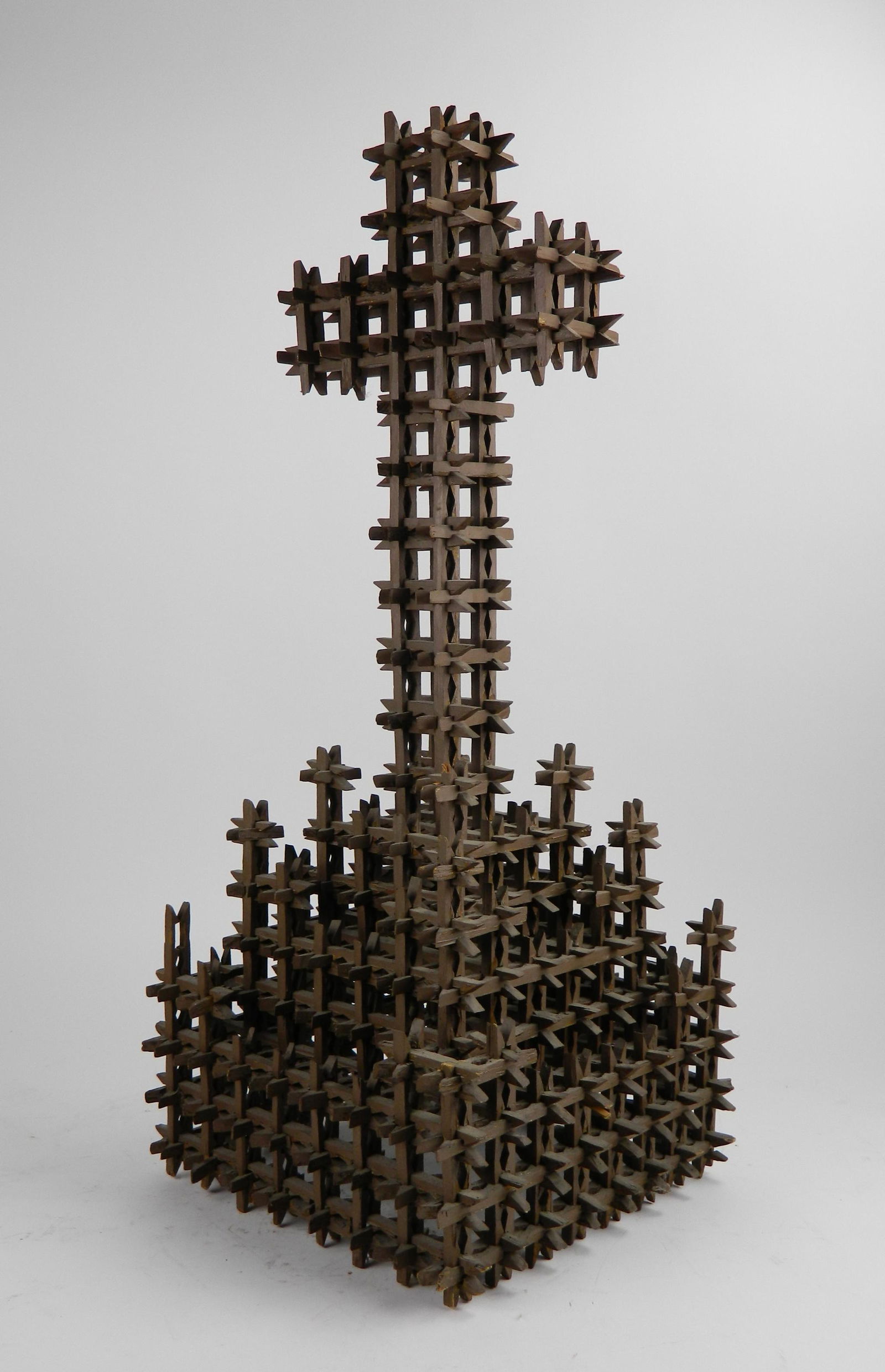 Tramp Art 'Crown of Thorns' cross (1 of 5)