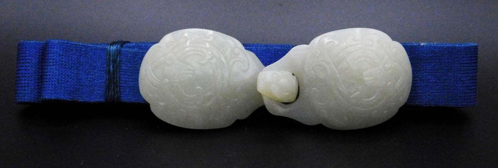 Carved jade buckle with silk belt (1 of 6)