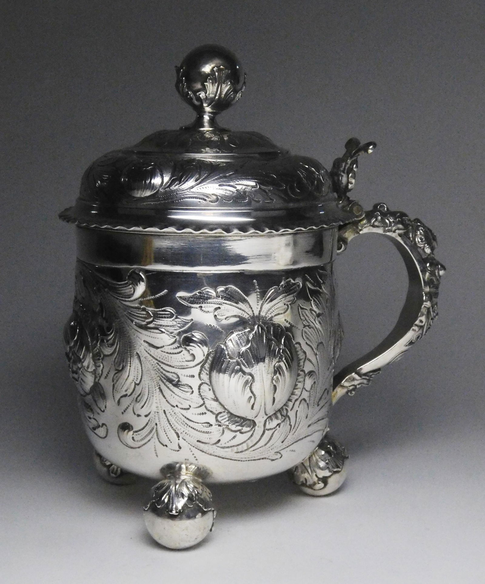 A George III silver Tankard. (1 of 5)