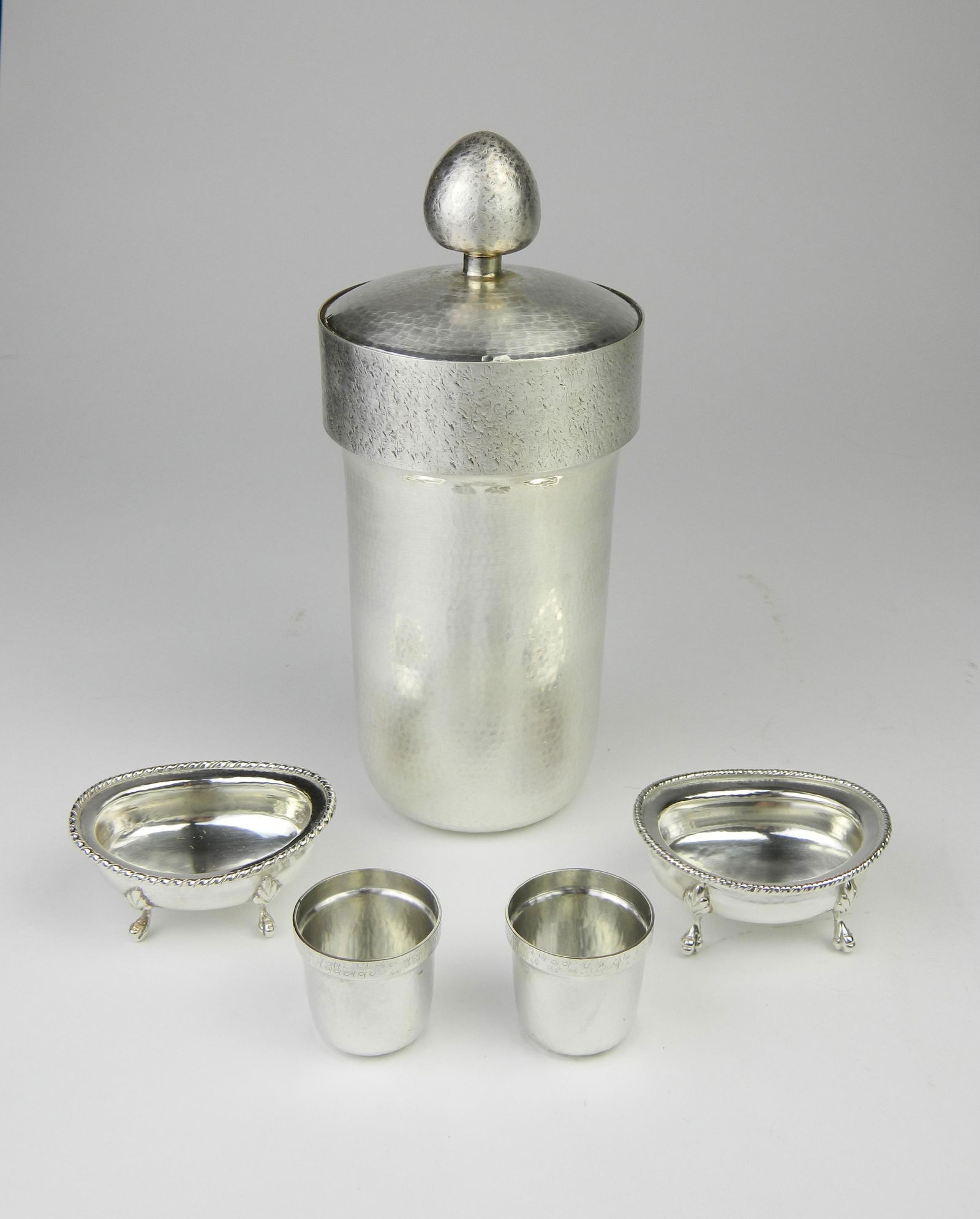 Buccellati cocktail shaker (1 of 6)