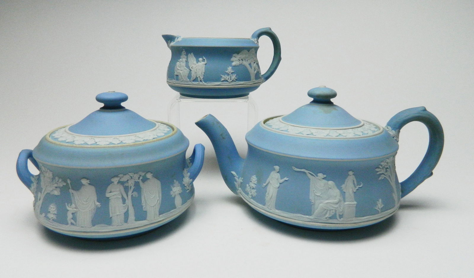 Wedgwood tea set (1 of 2)