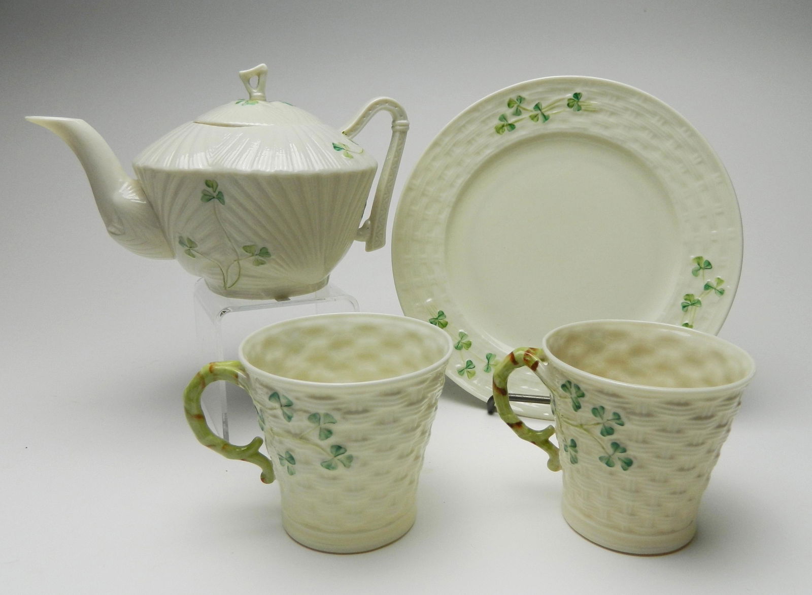 4 pcs. of Irish Belleek porcelain (1 of 2)