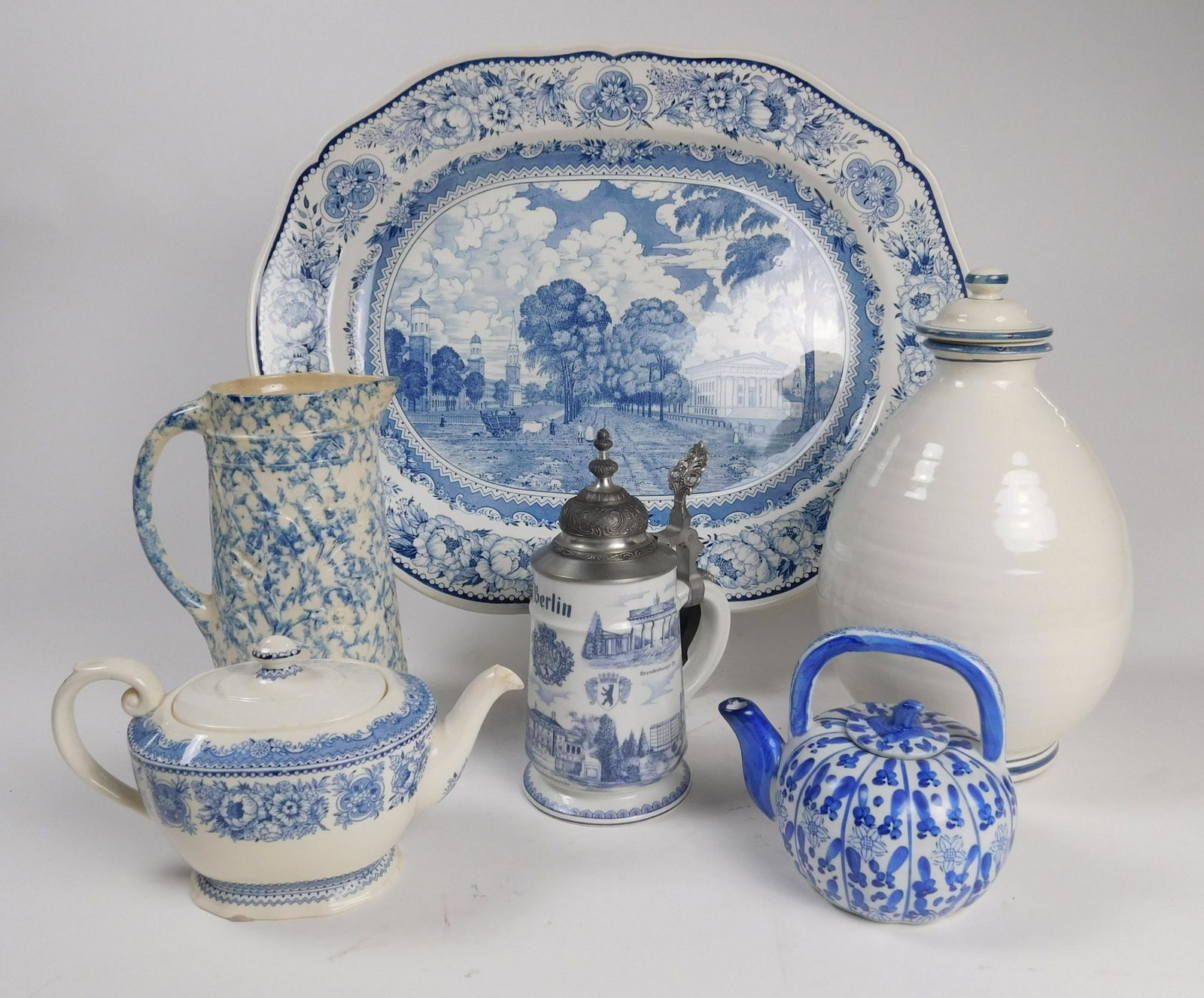 6 Pcs of miscellaneous blue & white porcelain (1 of 4)