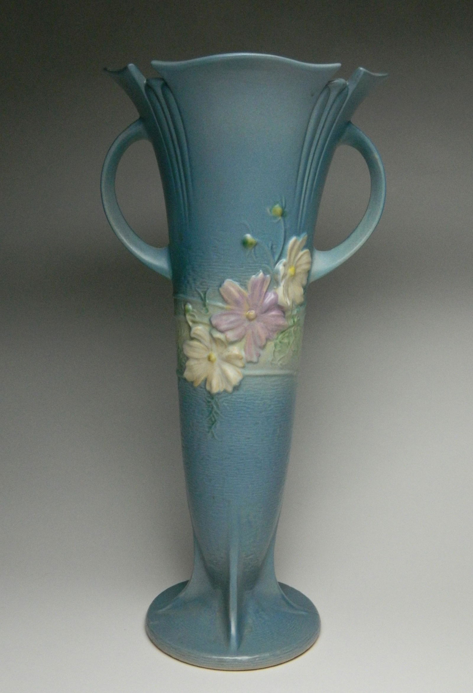 Roseville Blue Cosmos floor vase (1 of 3)