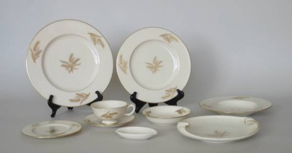 Lenox china set Harvest pattern: Lenox china service of 88 pcs., Harvest pattern, includes 13 dinner plates, 12 lunch plates, 12 bread plates, 12 salad bowls, 11 soup bowls,11 cups and 12 saucers, 4 small sauce dishes and 1 small ser