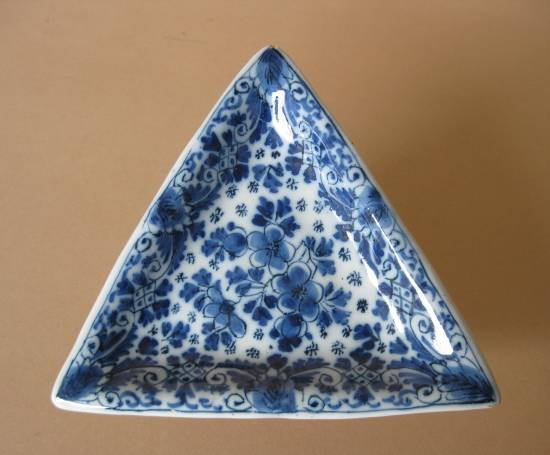 17th c. Dutch Delft sweet meat dish: 17th c. Dutch Delft sweet meat dish, triangular form, by Adrian Pynahen, signed on bottom. 4 1/4''dia