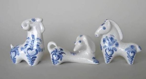 3 Arabia ceramic figures: 3 Arabia ceramic figures, Finnish, 1950's- Horse, Dachshund and Ram, designed by Kaasinen, all marked on bottom 'Arabia Made in Finland', very good condition. Horse 5 5/8''h, Dog 3 3/4''h, Ram 6''h
