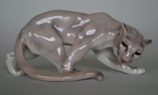 Bing & Grondahl porcelain figurine: Bing & Grondahl porcelain figurine of a puma, ca. 1920, very good condition. 5''h