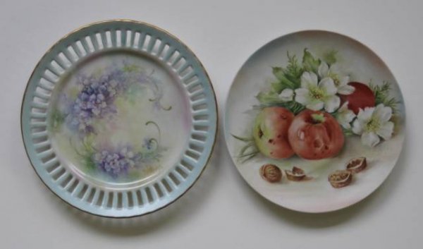 2 hand-painted plates by Helen Litkovitz: 2 hand-painted porcelain plates by Helen Litkovitz, one decorated with walnuts and wild roses, second with violets, both have gilt accents and are signed, very good condition. 7 11/16''; 8 1/8''