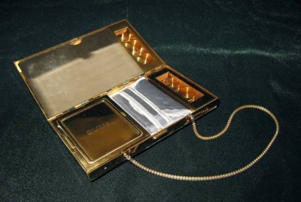 Bakelite Minaudiere - 4