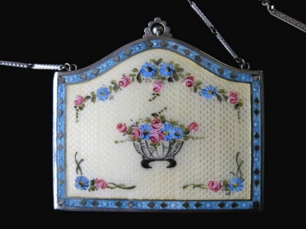 White enamel Minaudiere