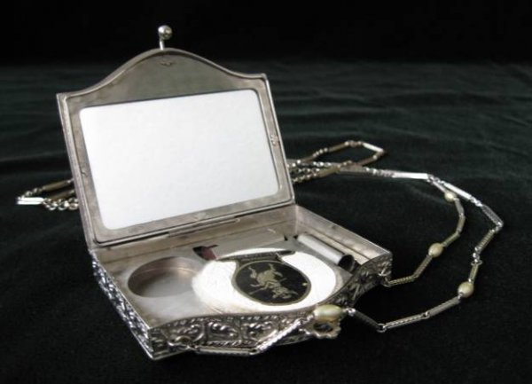 White enamel Minaudiere - 5