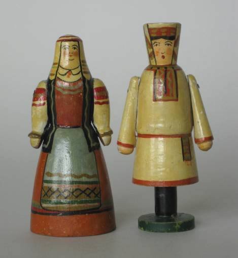 6 Early 20th c. Russian wood figures - 4