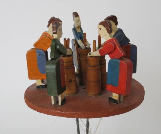 4 European moveable wood figures - 2