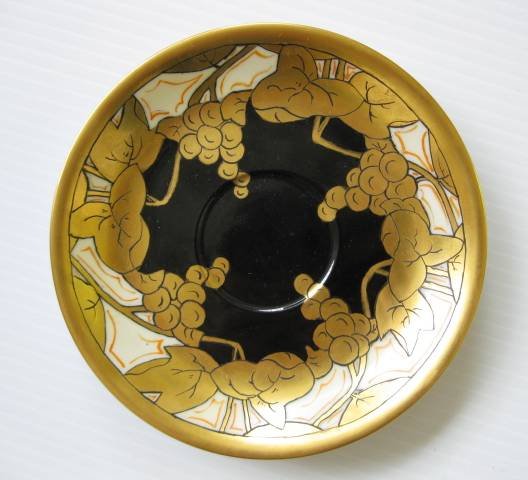 Hand-painted porcelain cup & saucer - 3