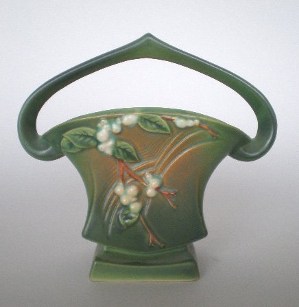 Roseville Snowberry green basket
