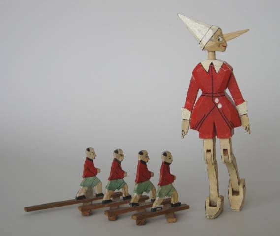 12 small miscellaneous items - 6