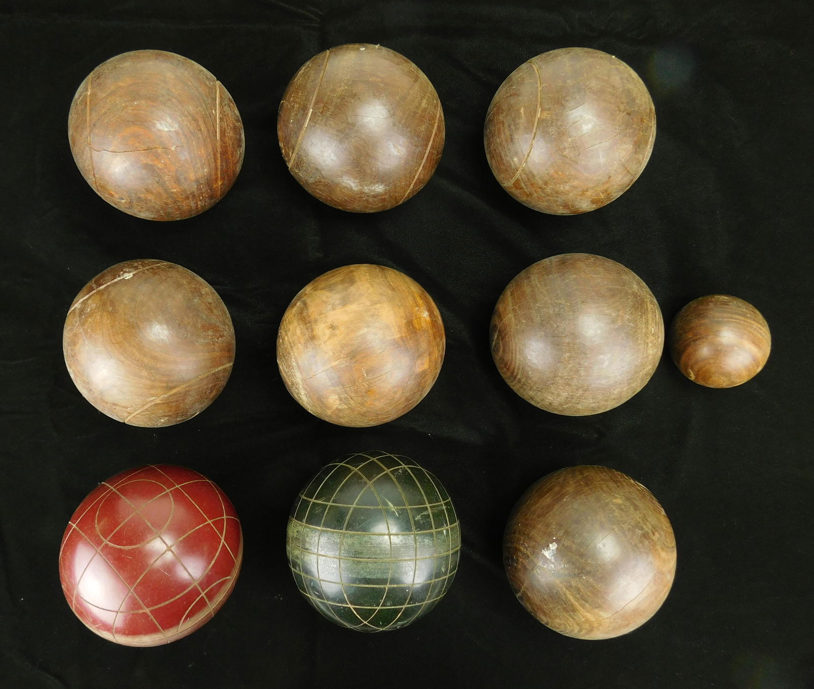 10 wood carpet balls (1 of 3)