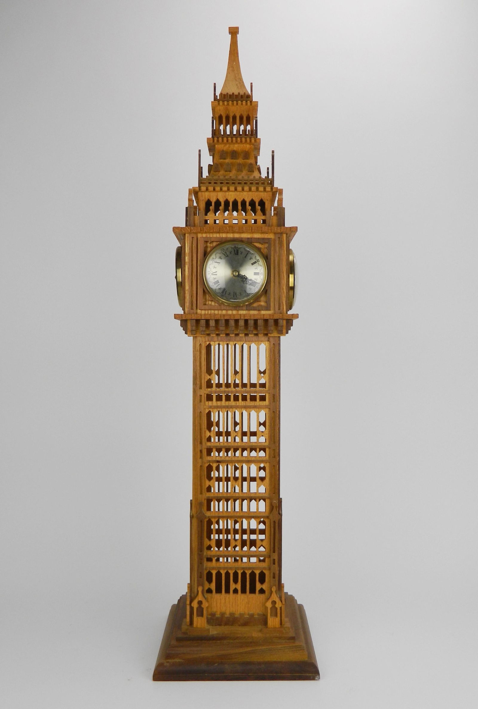 Al Runge fretwork clock (1 of 6)