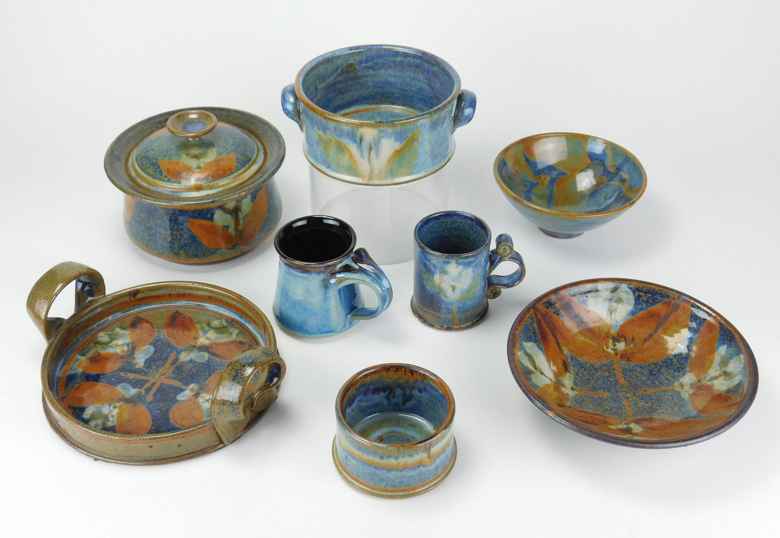 8 Studio pottery pieces (1 of 5)