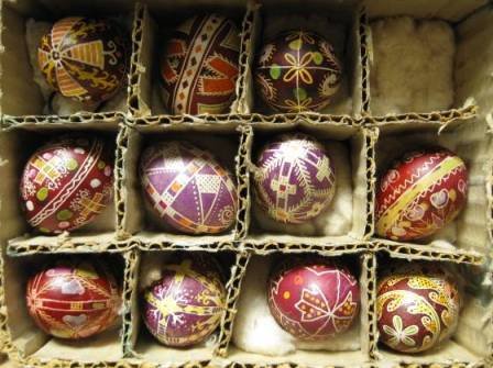 100 dyed Easter eggs: 100+ dyed Easter eggs, possibly Ukrainian, fair condition: some fading in dye, 1 egg 'as is' and few have minor cracks.