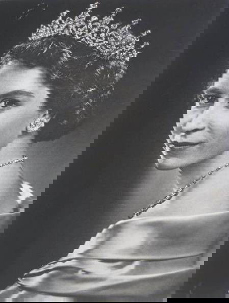 Yousuf Karsh 15 photogravures: Yousuf Karsh- 15 photogravures of various subjects, good condition. various sizes