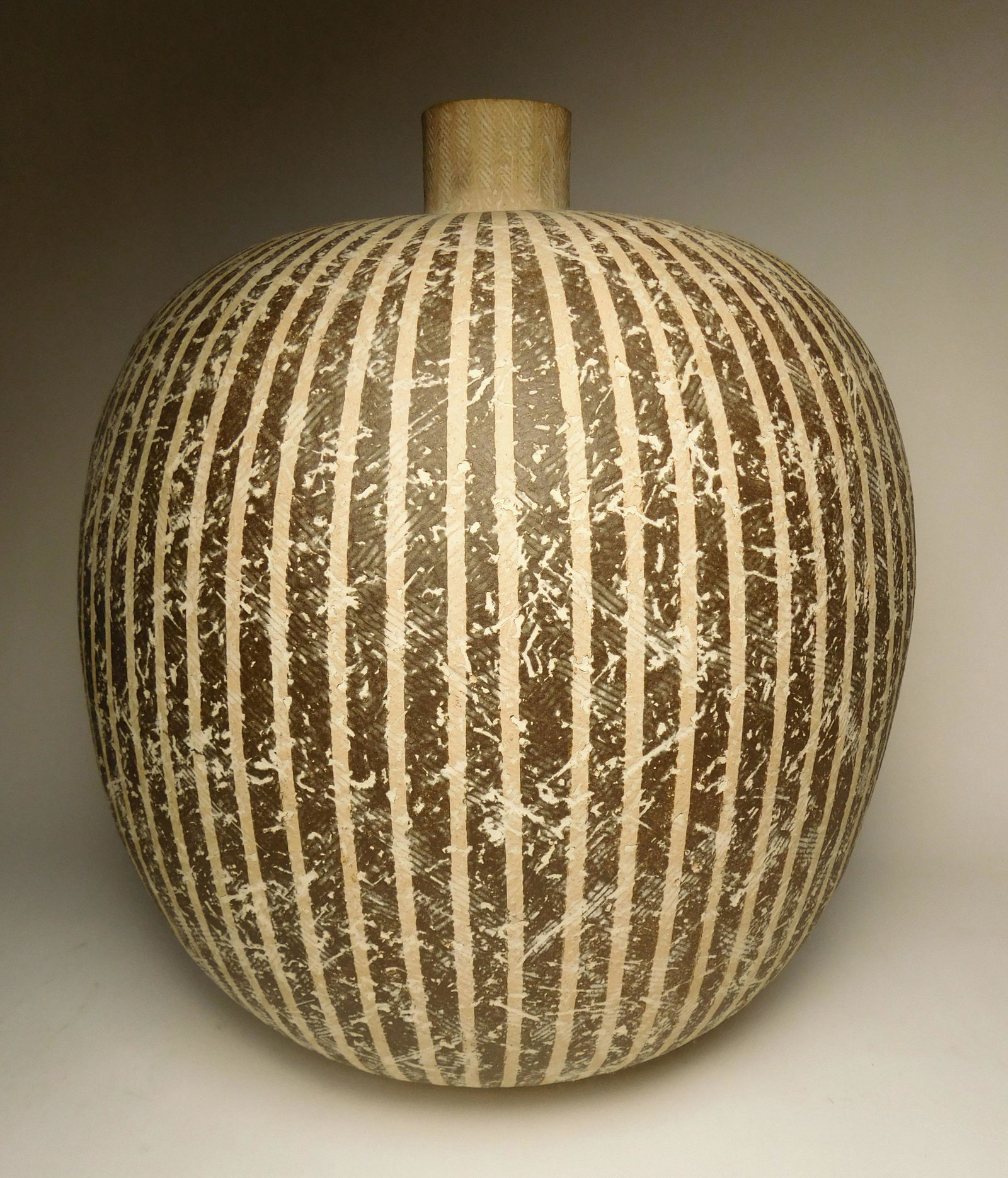 Claude Conover ceramic vessel (1 of 4)