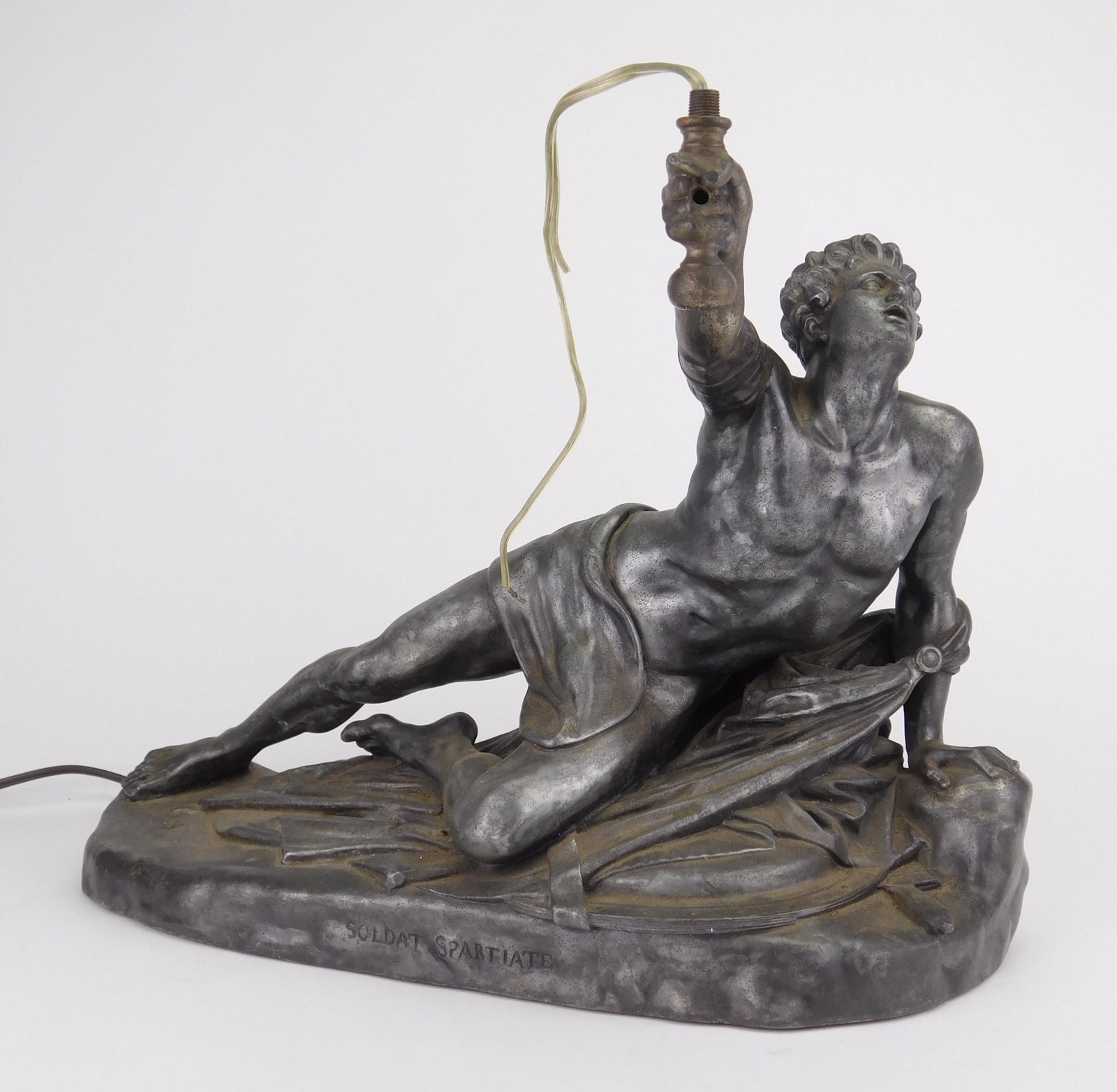 Figural table lamp (1 of 10)