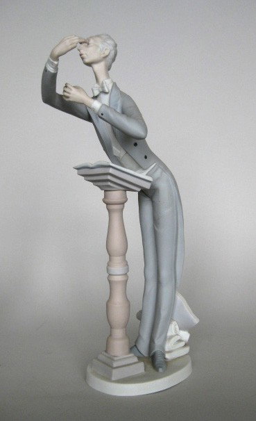 Lladro Porcelian Figurine: Lladro Porcelain Figurine- Orchestra Conductor- sculpted by Julio Fernandez, issued 1970. 15 1/4'' H