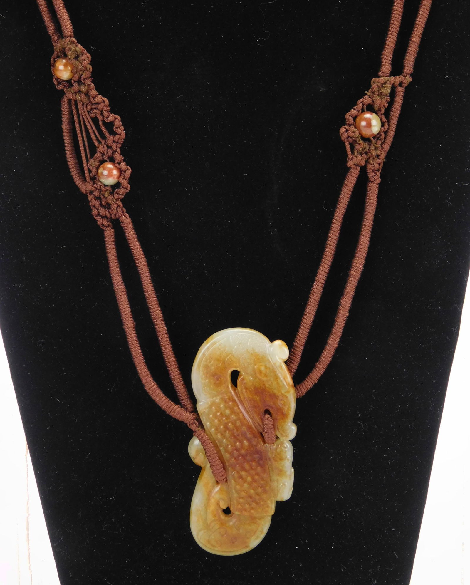 Simone Samuels macrame and jade pendant necklace (1 of 3)