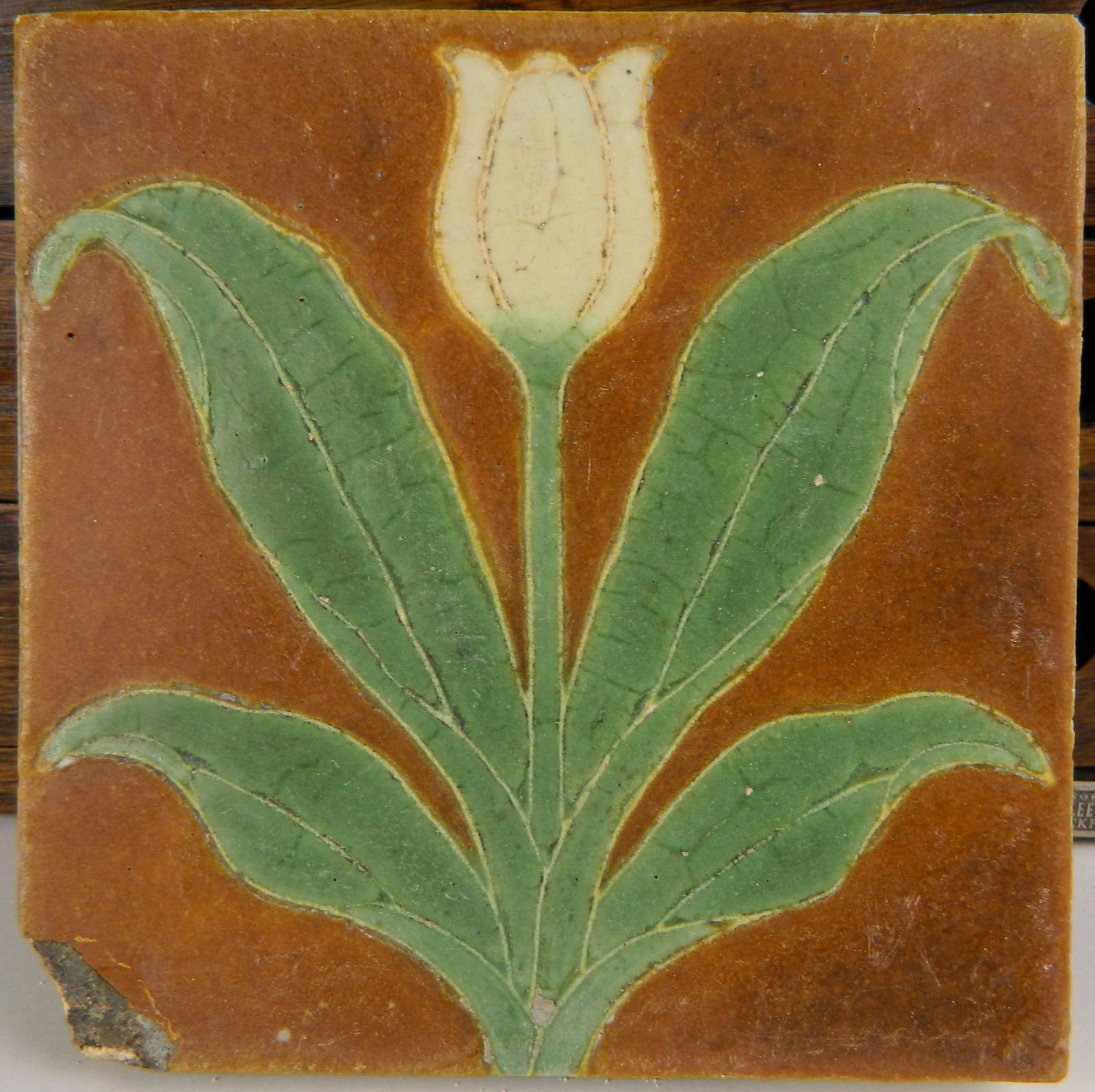 Grueby pottery tulip tile (1 of 2)