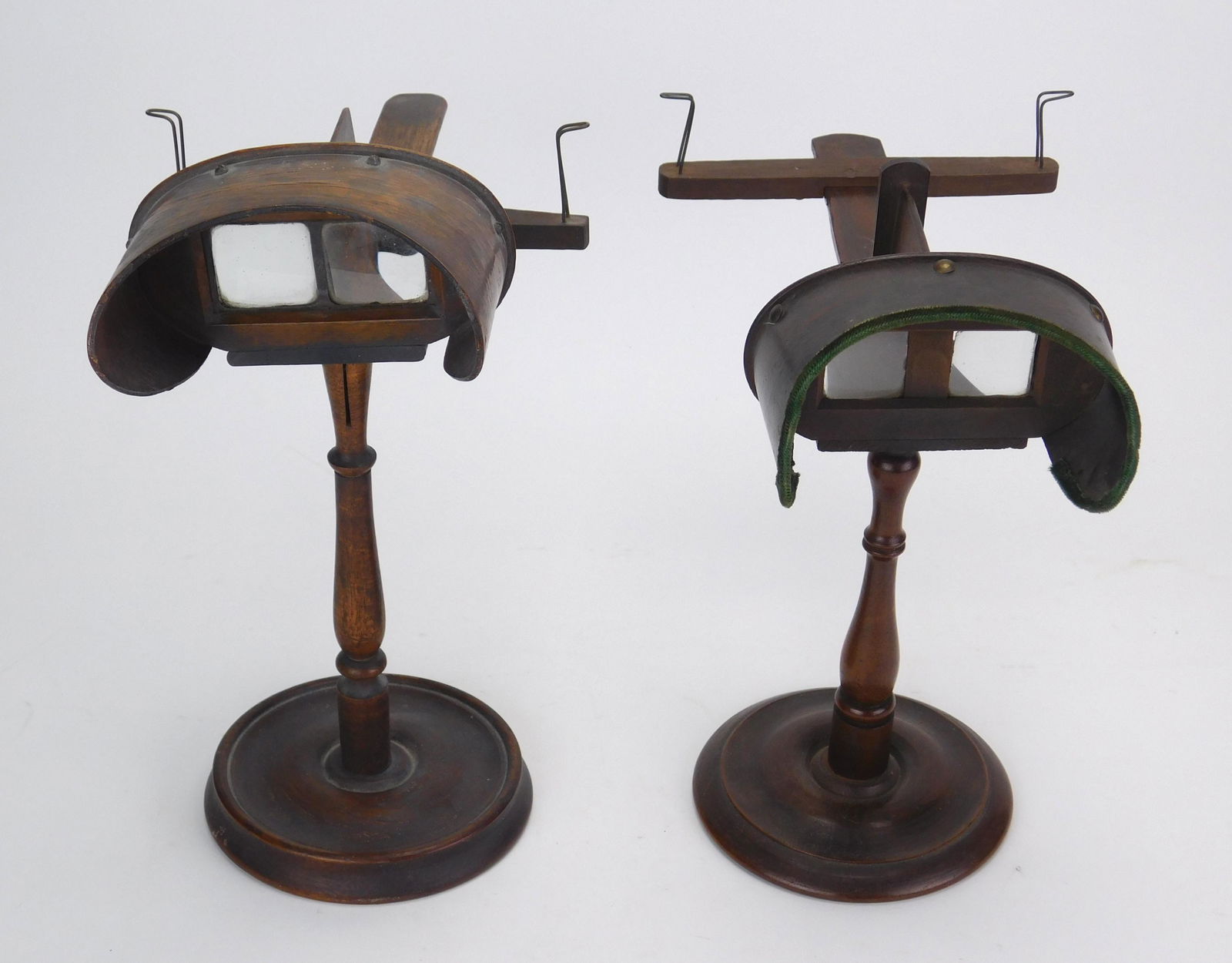 Stereoscope viewers and stereoviews (1 of 10)