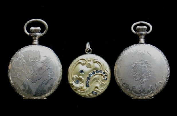 Elgin ladies pocket watches: 2 Elgin ladies pocket watches, gold cases # 9088588 & 9298702 together with an art nouveau locket.