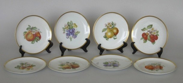 8 Bavarian china plates, hand-painted: Set of 8 Bavarian china hand-painted plates, fruit motifs with gilt band accent around rims, marked on verso. 8'' dia.