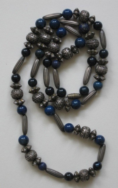 6 Beaded necklaces and 2 bracelets - 7
