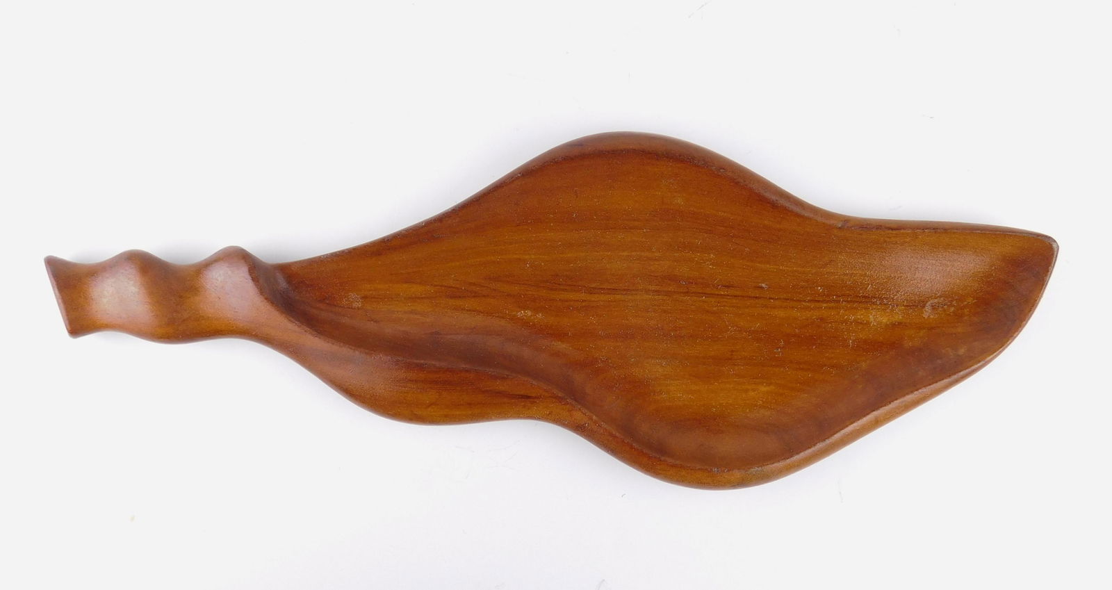 Russel Wright 'Oceana' tray: Russel Wright (1904-1976) 'Oceana' long leaf serving tray, hazelwood, manufactured between 1935-1940 by Klise Wood Working Company of Grand Rapids MI, signed with burned mark, has been refinished with