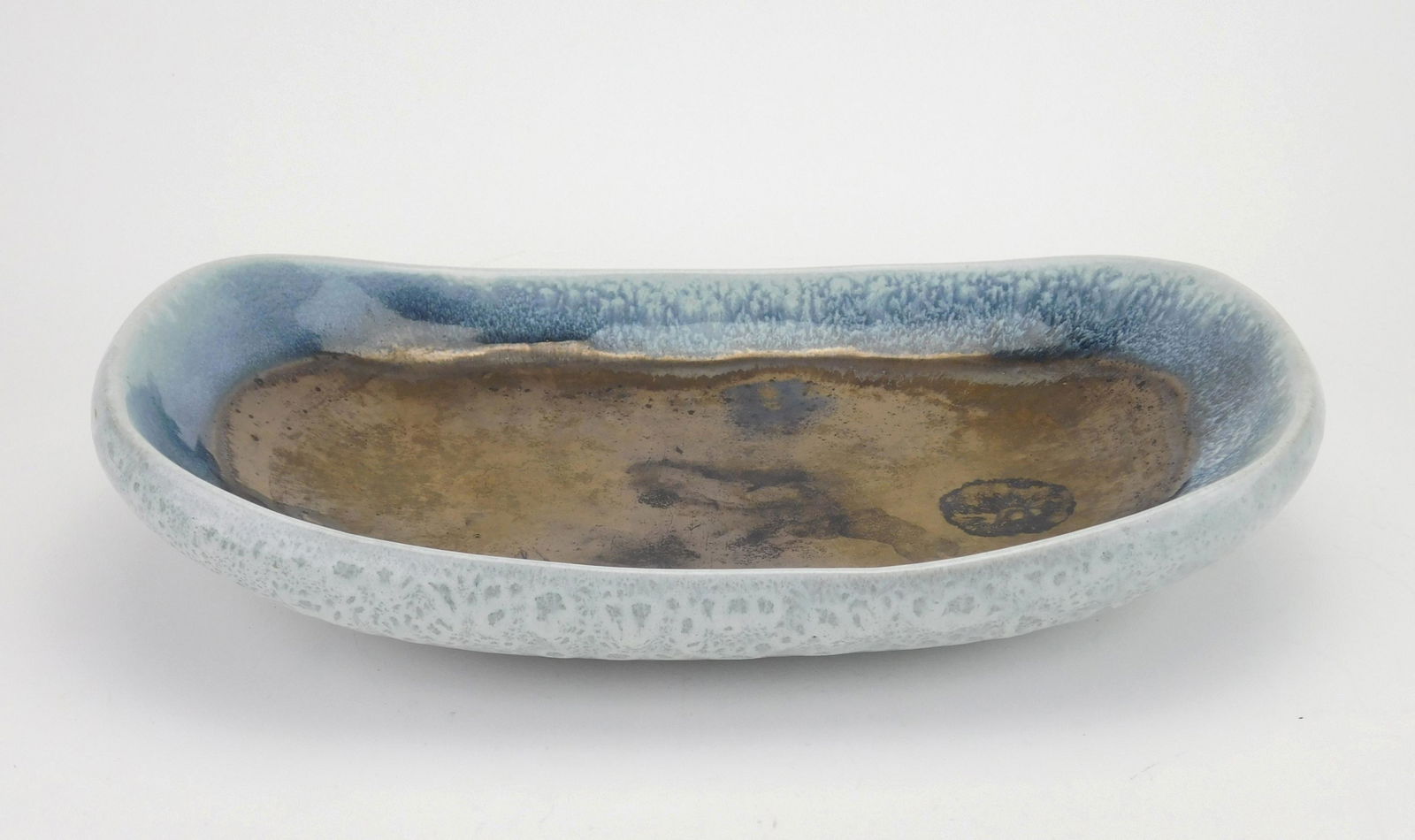 Russel Wright Bauer Art pottery bowl: Bauer Art pottery bowl- glazed ceramic earthenware platter, 1945, designed by Russel Wright (American 1904-1976) for Bauer Pottery in Atlanta, Georgia as an art pottery line. Gray blue glazed exterior